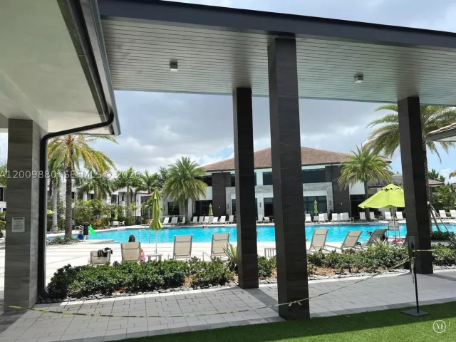 3-bedroom home for rent in Doral - 4272 NW 82nd Ave 4272 - MondialRealty