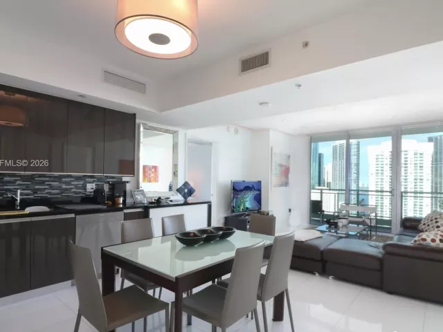 2-bedroom condo for rent in Miami - 92 SW 3rd St 3211 - MondialRealty