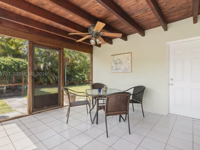 3-bedroom home for sale in Hallandale Beach - 906 NE 5th St - MondialRealty