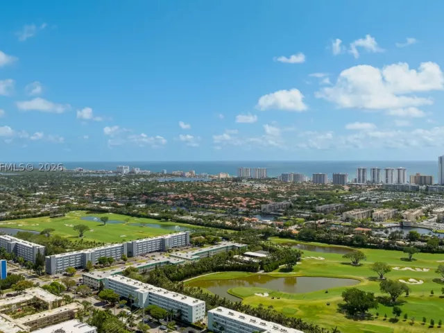 3-bedroom home for sale in Hallandale Beach - 906 NE 5th St - MondialRealty