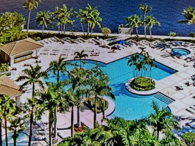 2-bedroom condo for sale in Aventura - 21150 Point Pl 1202 - MondialRealty
