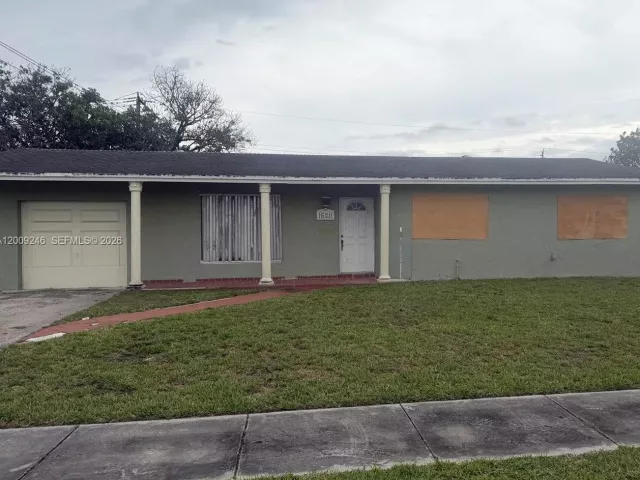 3-bedroom home for sale in Miami - 16211 SW 102nd Ct - MondialRealty