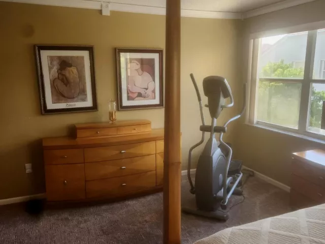 5-bedroom home for sale in Pembroke Pines - 15729 NW Tenth Street NW - MondialRealty