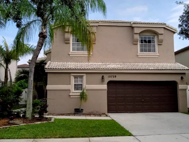 5-bedroom home for sale in Pembroke Pines - 15729 NW Tenth Street NW - MondialRealty