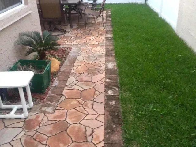 5-bedroom home for sale in Pembroke Pines - 15729 NW Tenth Street NW - MondialRealty