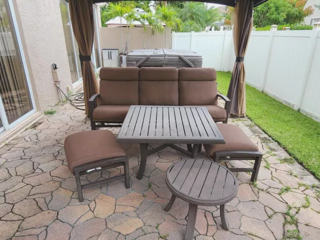 5-bedroom home for sale in Pembroke Pines - 15729 NW Tenth Street NW - MondialRealty