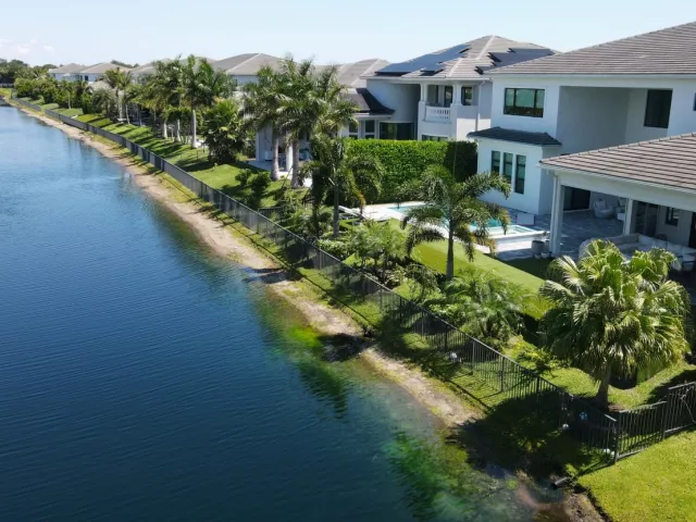 5-bedroom home for rent in Boca Raton - 7080 NW 26th Way - MondialRealty