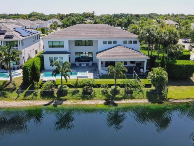 5-bedroom home for rent in Boca Raton - 7080 NW 26th Way - MondialRealty