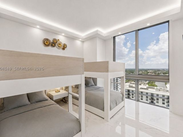 3-bedroom condo for sale in North Miami Beach - 16385 Biscayne Blvd 3001 - MondialRealty