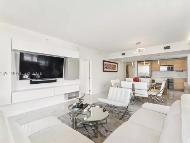 3-bedroom condo for sale in North Miami Beach - 16385 Biscayne Blvd 3001 - MondialRealty