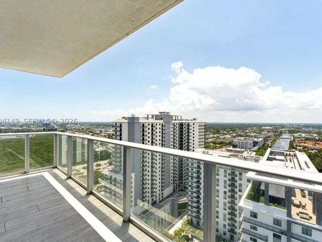 3-bedroom condo for sale in North Miami Beach - 16385 Biscayne Blvd 3001 - MondialRealty