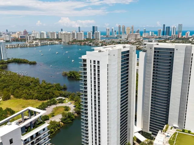 3-bedroom condo for sale in North Miami Beach - 16385 Biscayne Blvd 3001 - MondialRealty
