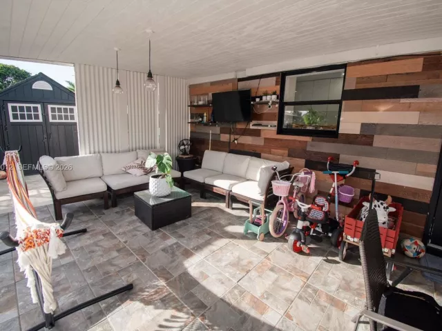 2-bedroom home for sale in Pompano Beach - 150 NE 31st St - MondialRealty
