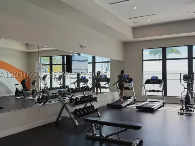 3-bedroom home for rent in Miami - 20761 NE 2nd Ct - MondialRealty