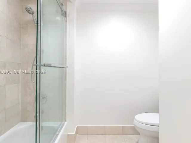 2-bedroom condo for sale in Aventura - 21150 Point PL LPH 2902 - MondialRealty