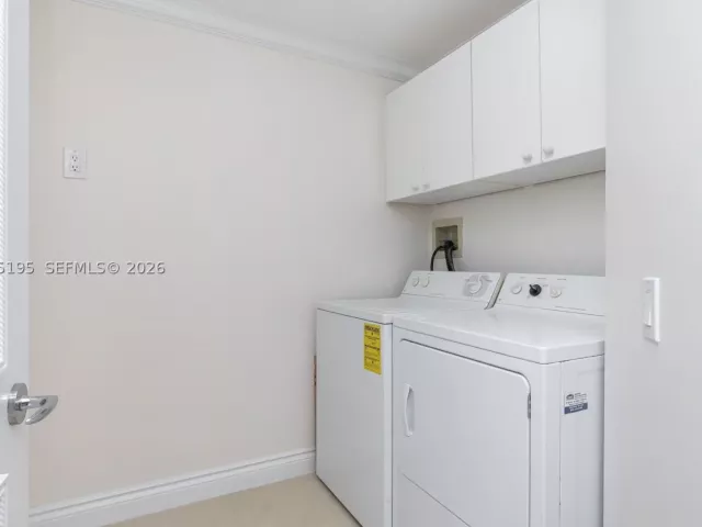 2-bedroom condo for sale in Aventura - 21150 Point PL LPH 2902 - MondialRealty