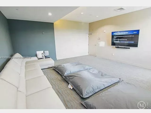 3-bedroom condo for rent in Miami - 600 NE 27th St 2001 - MondialRealty