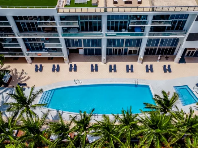 2-bedroom condo for sale in Miami Beach - 6801 Collins Ave 1215 - MondialRealty