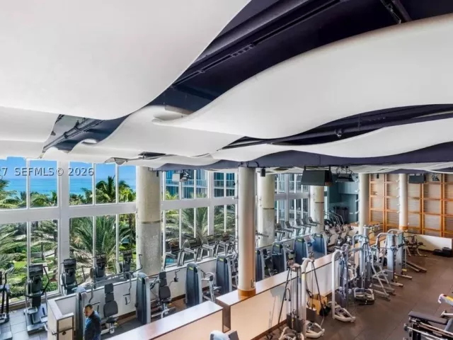 2-bedroom condo for sale in Miami Beach - 6801 Collins Ave 1215 - MondialRealty