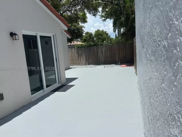 3-bedroom home for rent in Miami - 10058 SW 156th Ct - MondialRealty