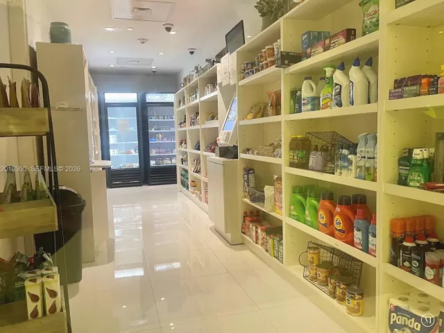 2-bedroom condo for sale in Miami - 495 Brickell Ave 3710 - MondialRealty