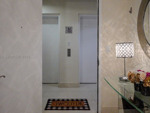 3-bedroom condo for rent in Sunny Isles Beach - 15901 Collins Ave 1102 - MondialRealty