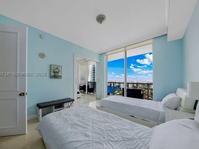 3-bedroom condo for rent in Sunny Isles Beach - 18101 Collins Ave 4702 - MondialRealty