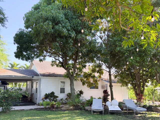 2-bedroom home for rent in West Palm Beach - 521 Hampton Road - MondialRealty