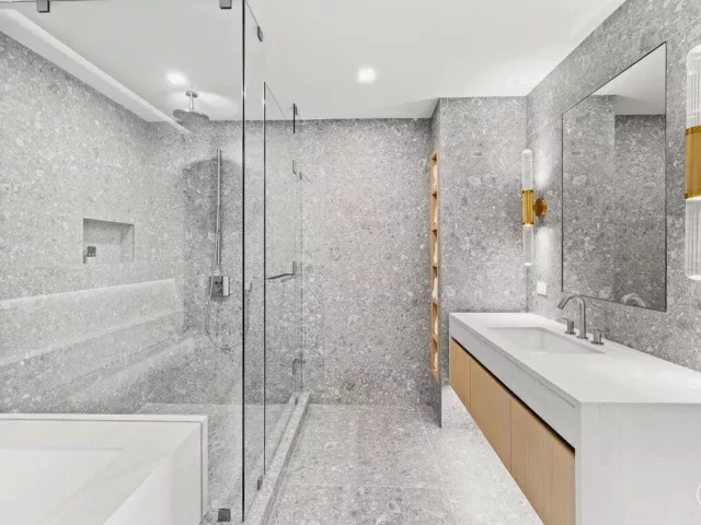 1-bedroom condo for rent in Pompano Beach - 900 N Ocean Boulevard 305 - MondialRealty