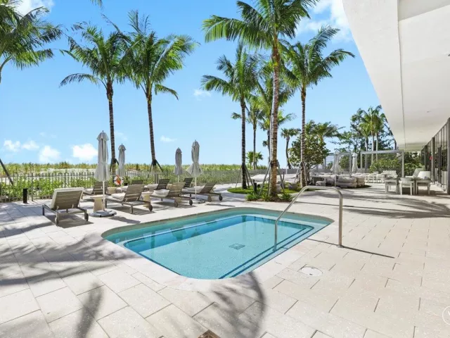 1-bedroom condo for rent in Pompano Beach - 900 N Ocean Boulevard 305 - MondialRealty