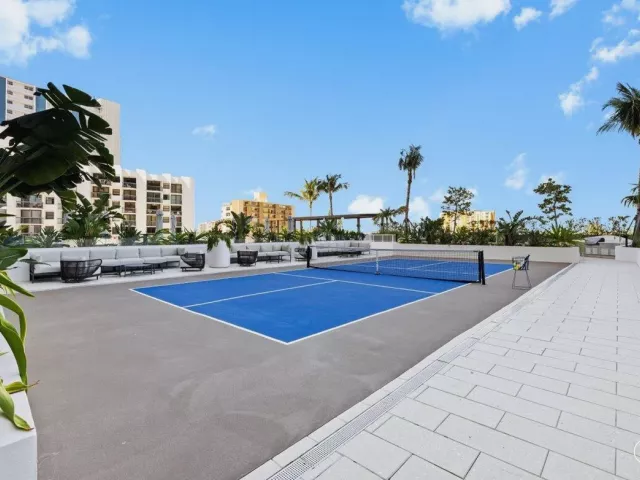 1-bedroom condo for rent in Pompano Beach - 900 N Ocean Boulevard 305 - MondialRealty