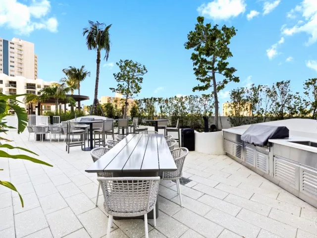 1-bedroom condo for rent in Pompano Beach - 900 N Ocean Boulevard 305 - MondialRealty