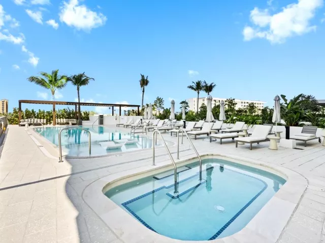 1-bedroom condo for rent in Pompano Beach - 900 N Ocean Boulevard 305 - MondialRealty