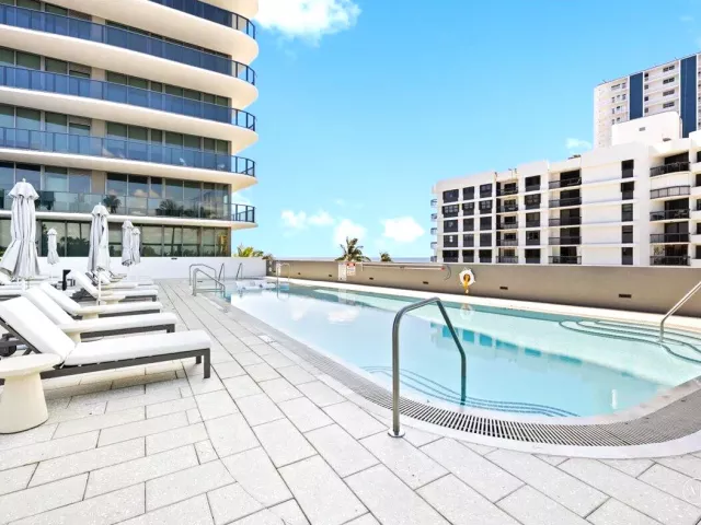 1-bedroom condo for rent in Pompano Beach - 900 N Ocean Boulevard 305 - MondialRealty
