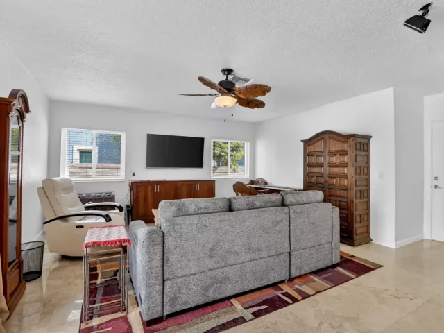 3-bedroom home for sale in Boca Raton - 20876 Sugarloaf Lane - MondialRealty