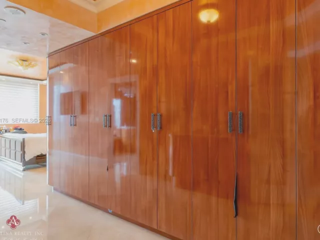 3-bedroom condo for rent in Sunny Isles Beach - 17875 Collins Ave 4001 - MondialRealty