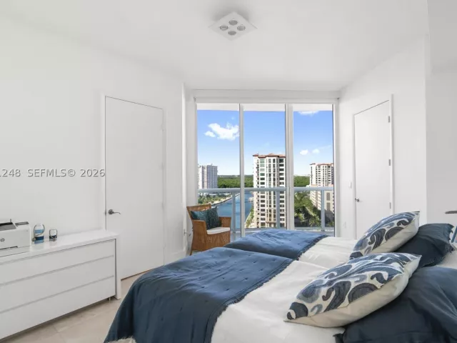 3-bedroom condo for sale in Sunny Isles Beach - 15901 Collins Ave 1206 - MondialRealty