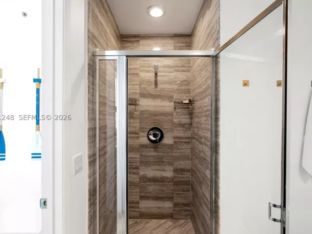 3-bedroom condo for sale in Sunny Isles Beach - 15901 Collins Ave 1206 - MondialRealty