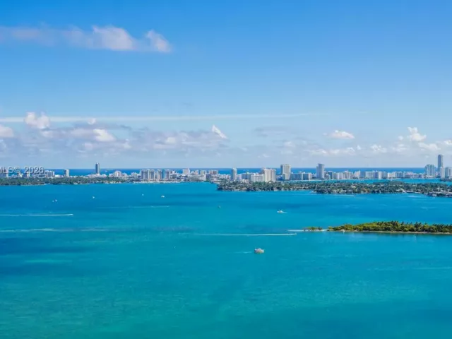 1-bedroom condo for rent in Miami - 460 NE 28th St 3402 - MondialRealty