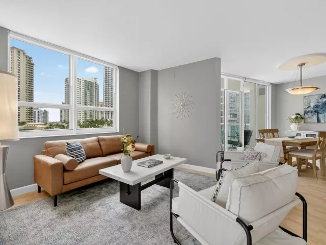 2-bedroom condo for sale in Fort Lauderdale - 350 SE 2nd Street 1030 - MondialRealty