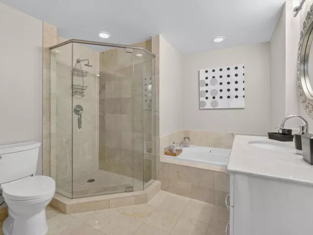 2-bedroom condo for sale in Fort Lauderdale - 350 SE 2nd Street 1030 - MondialRealty