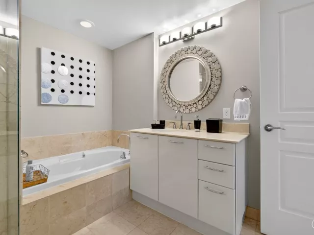 2-bedroom condo for sale in Fort Lauderdale - 350 SE 2nd Street 1030 - MondialRealty