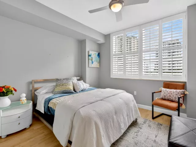 2-bedroom condo for sale in Fort Lauderdale - 350 SE 2nd Street 1030 - MondialRealty