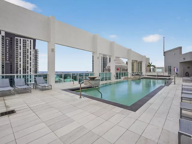 2-bedroom condo for sale in Fort Lauderdale - 350 SE 2nd Street 1030 - MondialRealty
