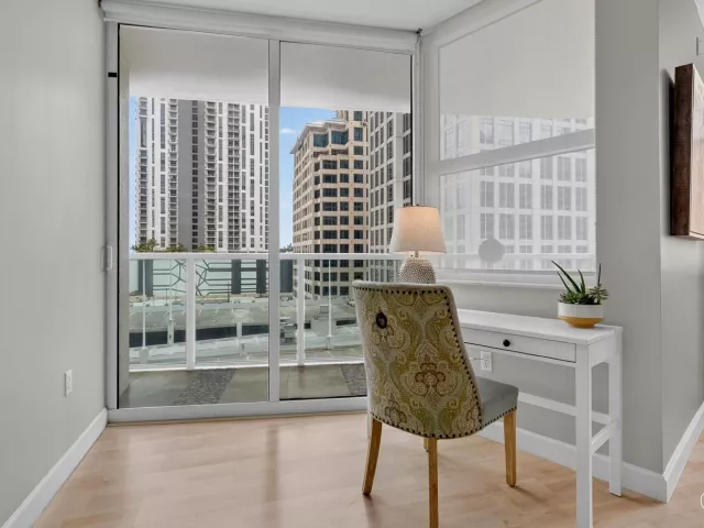 2-bedroom condo for sale in Fort Lauderdale - 350 SE 2nd Street 1030 - MondialRealty