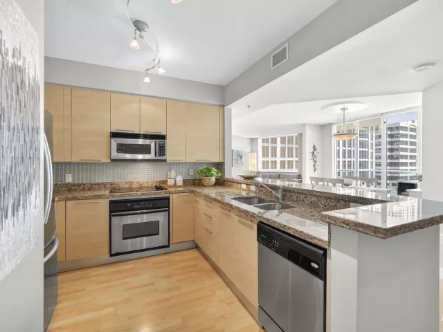 2-bedroom condo for sale in Fort Lauderdale - 350 SE 2nd Street 1030 - MondialRealty