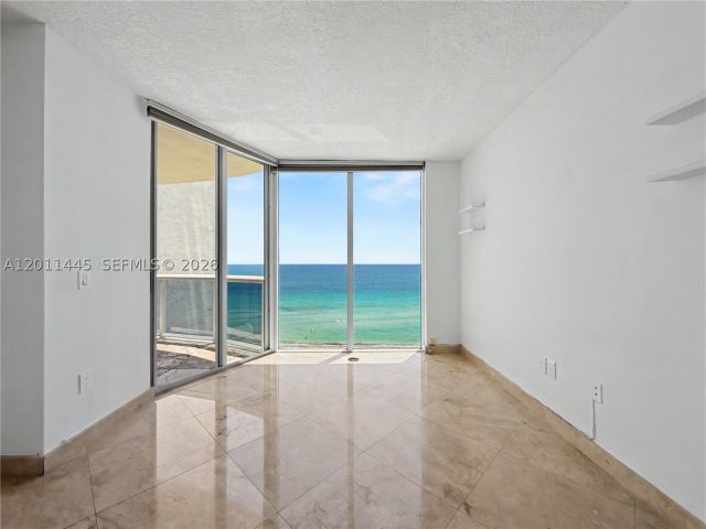2-bedroom condo for rent in Sunny Isles Beach - 17555 Collins Ave 1502 - MondialRealty