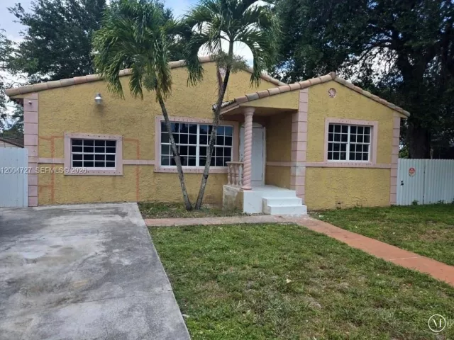 4-bedroom home for sale in Miami Gardens - 3001 NW 170th St - MondialRealty