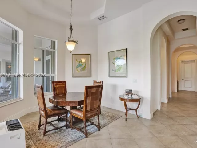 5-bedroom home for sale in Homestead - 31310 SW 215th Ave - MondialRealty