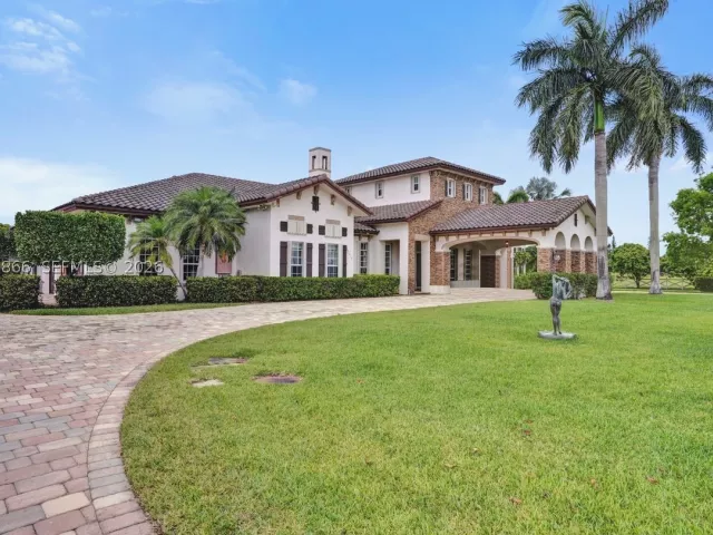 5-bedroom home for sale in Homestead - 31310 SW 215th Ave - MondialRealty
